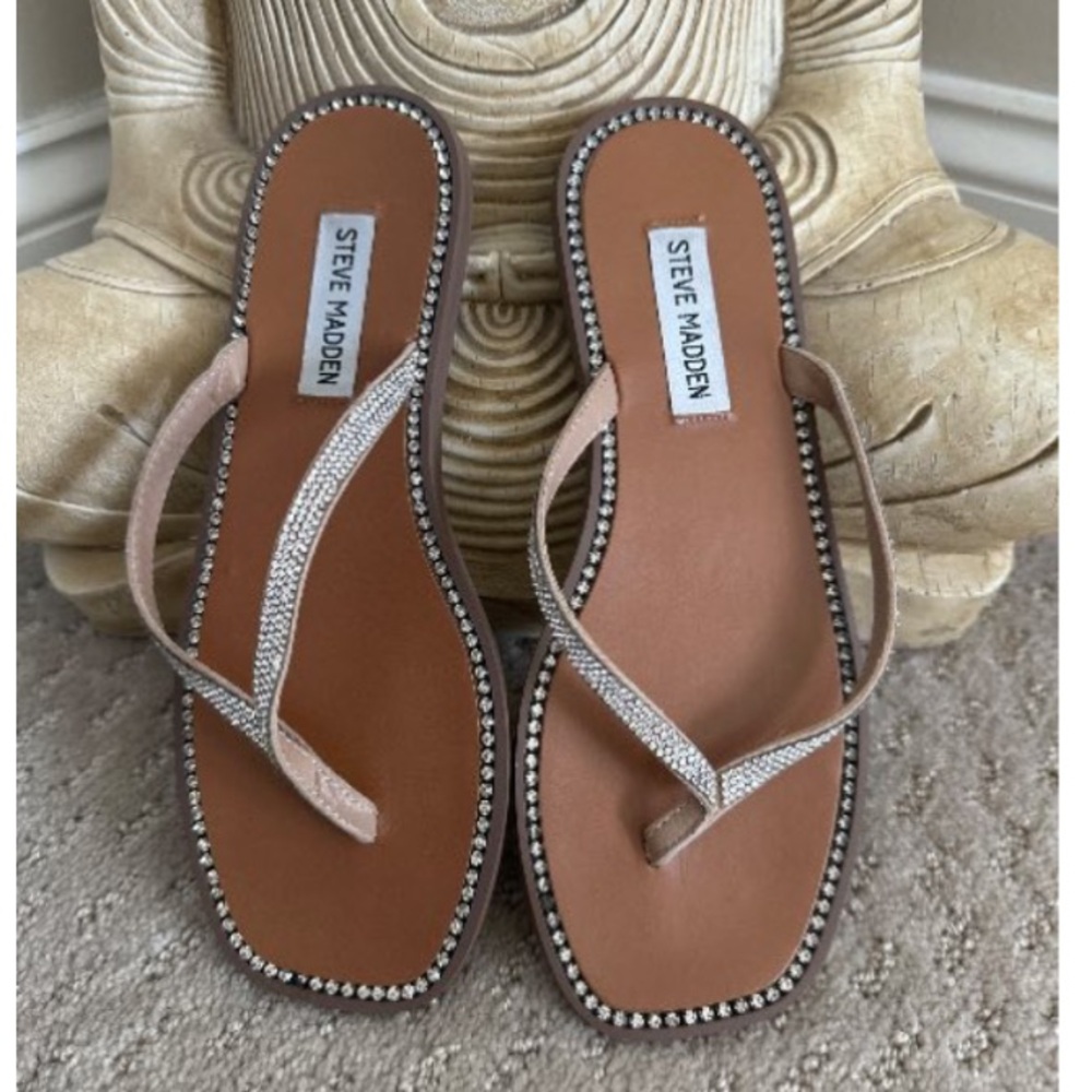 Steve Madden NADIRA Rhinestone sandal, size 8